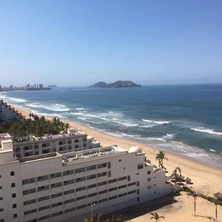 Beautiful 3 Bedroom, Fully Furnished, On The Beach Масатлан Экстерьер фото
